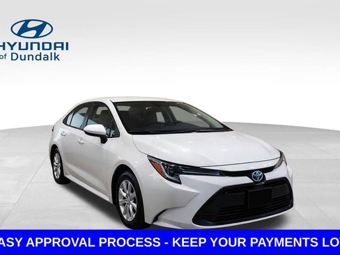Used 2024 Toyota Corolla LE image 3