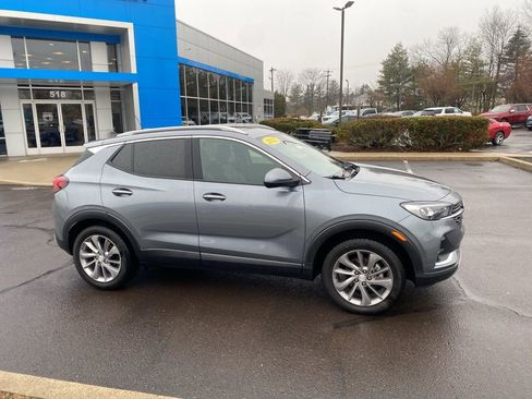 Used 2022 Buick Encore GX Essence w/ Experience Buick Package AWD/4WD image 2