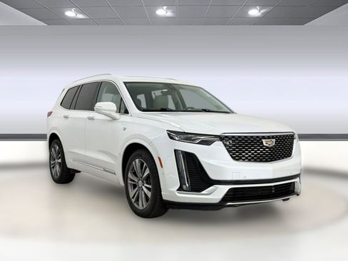 Used 2020 Cadillac XT6 Premium Luxury FWD image 7