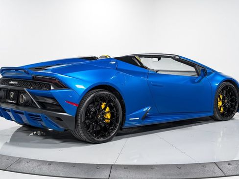 Used 2023 Lamborghini Huracan EVO AWD/4WD image 3