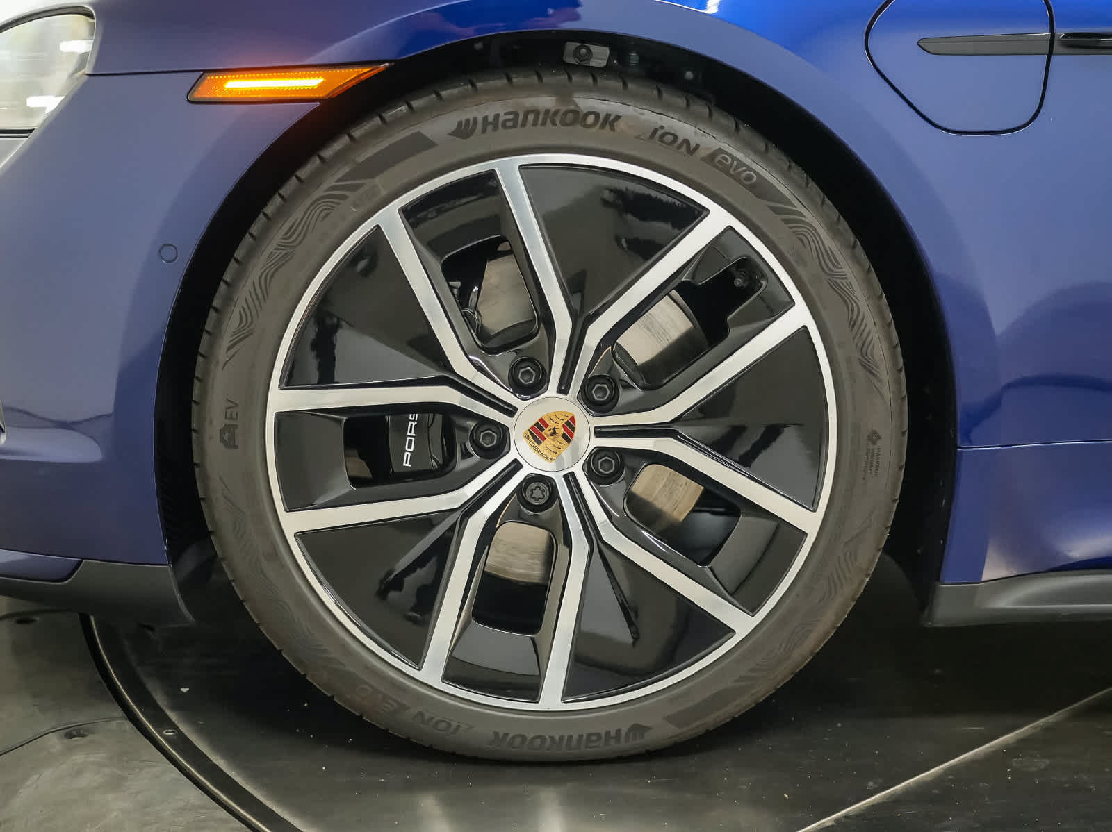Certified 2026 Porsche Taycan RWD image 13