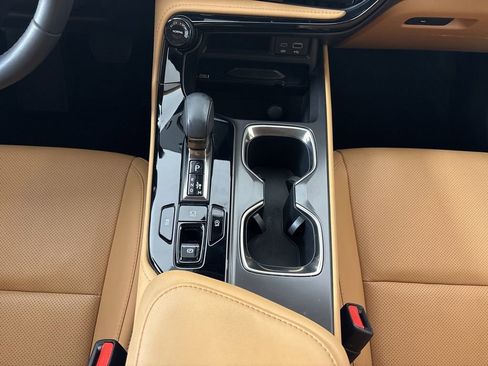 Used 2024 Lexus NX 250 FWD w/ Towing Package (2000 Lbs) image 25