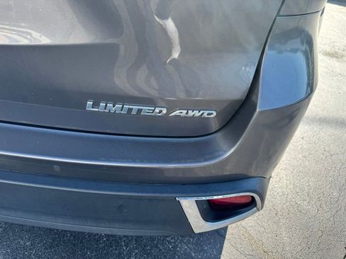Used 2019 Toyota Highlander Limited AWD/4WD image 5