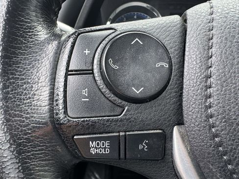 Used 2017 Toyota Corolla SE w/ Carpet Mat Package (TMS) FWD image 21