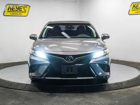 Used 2018 Toyota Camry XSE FWD image 8