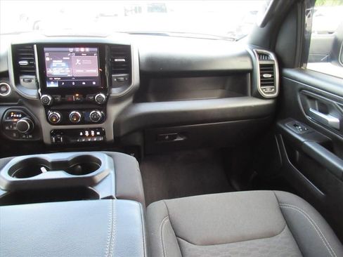 Used 2025 RAM 1500 Warlock AWD/4WD image 15