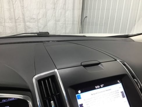 Used 2019 Ford Edge Titanium w/ Equipment Group 301A AWD/4WD image 13