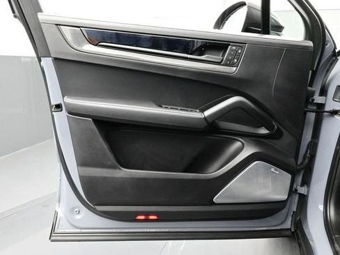 Certified 2024 Porsche Cayenne Turbo GT AWD/4WD image 7