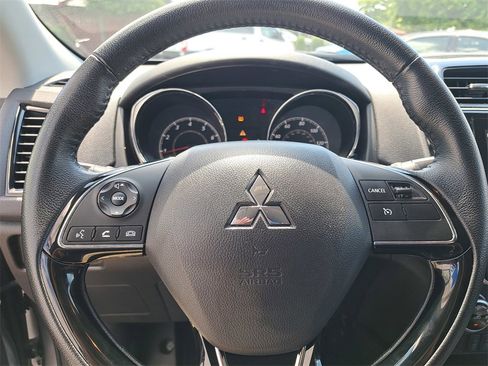 Used 2024 Mitsubishi Outlander Sport SE image 9