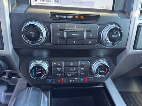 Used 2019 Ford F150 Platinum w/ Equipment Group 701A Luxury image 20