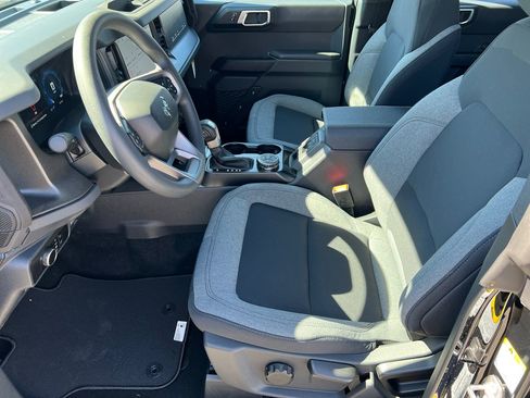 New 2026 Ford Bronco Base image 41