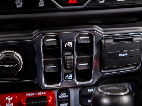 Used 2021 Jeep Gladiator Rubicon AWD/4WD image 38