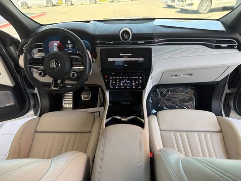 Certified 2023 Maserati Grecale Folgore AWD/4WD image 17