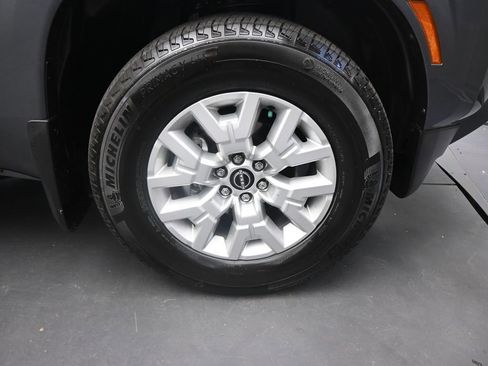 Used 2024 Nissan Frontier SV w/ SV Convenience Package image 24