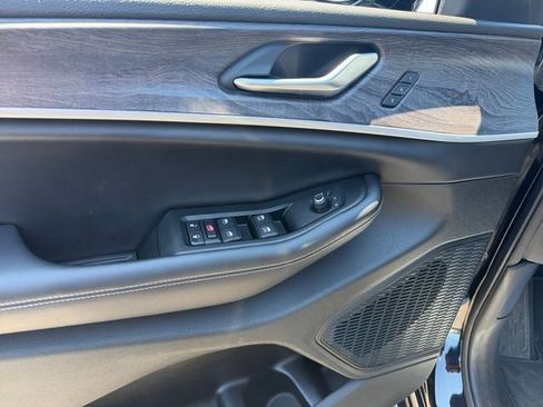 Certified 2023 Jeep Grand Cherokee Limited w/ Black Appearance Package AWD/4WD image 13