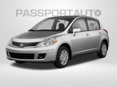 Used 2011 Nissan Versa 1.8 S w/ Plus Pkg image 4