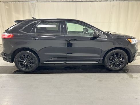 Used 2024 Ford Edge SE w/ Black Appearance Package AWD/4WD image 2
