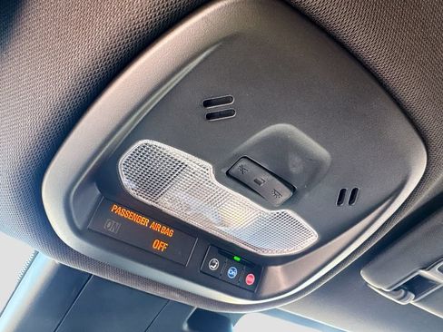 Used 2025 Buick Envista Preferred w/ Convenience I Package FWD image 18