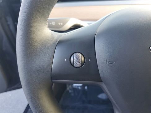 Used 2023 Tesla Model 3 Standard Range image 24