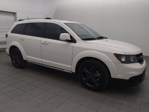 Used 2018 Dodge Journey Crossroad w/ Nav & Sun Group FWD image 11