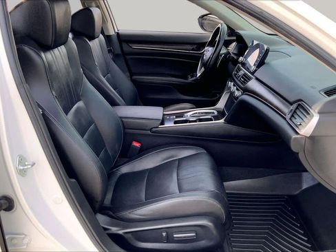 Used 2021 Honda Accord Touring image 9