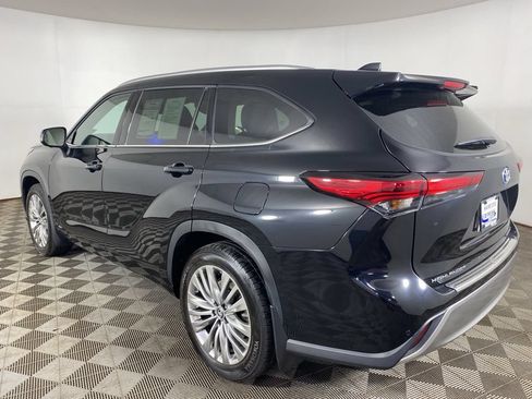 Used 2023 Toyota Highlander Platinum AWD/4WD image 5