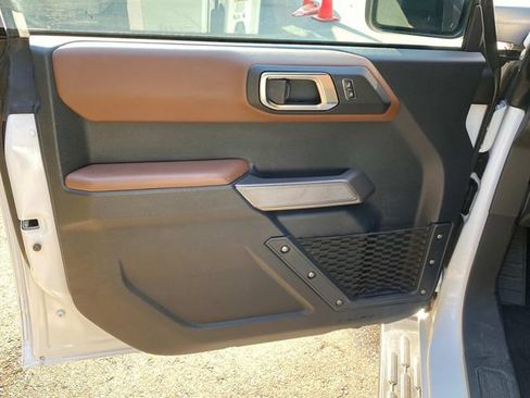 Used 2022 Ford Bronco Outer Banks AWD/4WD image 12