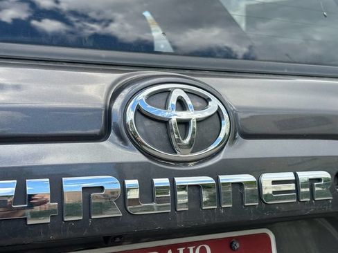Used 2019 Toyota 4Runner SR5 AWD/4WD image 9