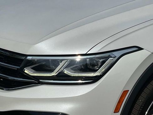 Used 2022 Volkswagen Tiguan SEL R-Line image 9