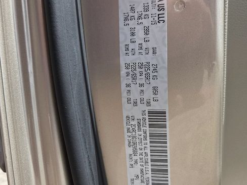 Used 2016 Chrysler Town & Country Touring FWD image 13