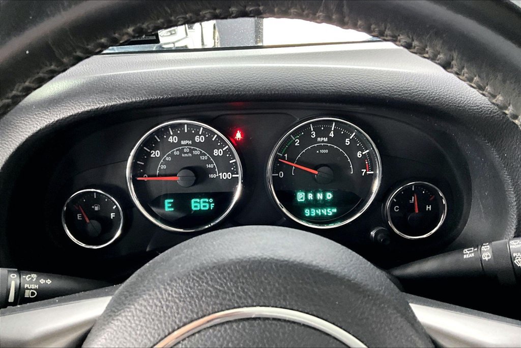 Used 2018 Jeep Wrangler Unlimited Sahara AWD/4WD image 13