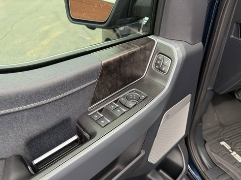 Used 2023 Ford F150 Lariat w/ Trailer Tow Package image 15