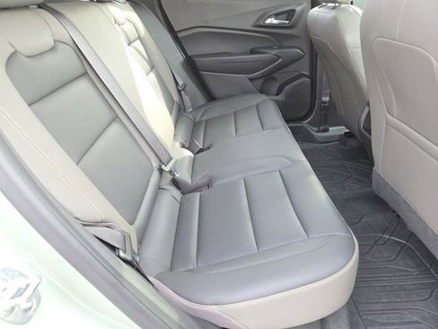 Certified 2024 Chevrolet Trax ACTIV w/ Sunroof Package image 27