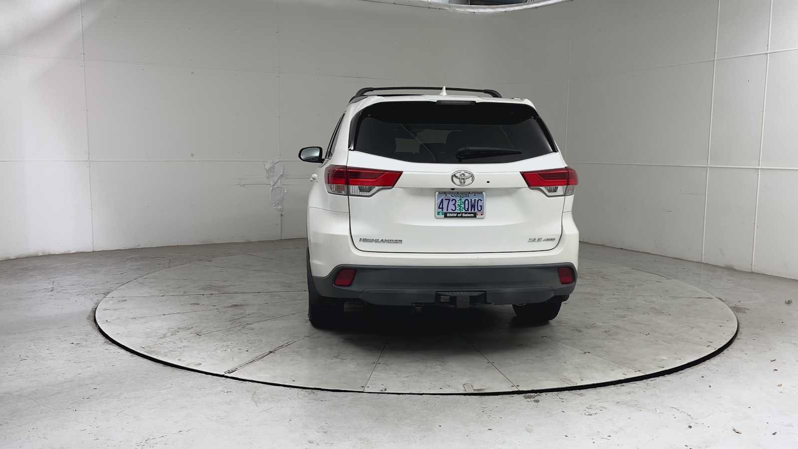 Used 2017 Toyota Highlander XLE AWD/4WD image 9
