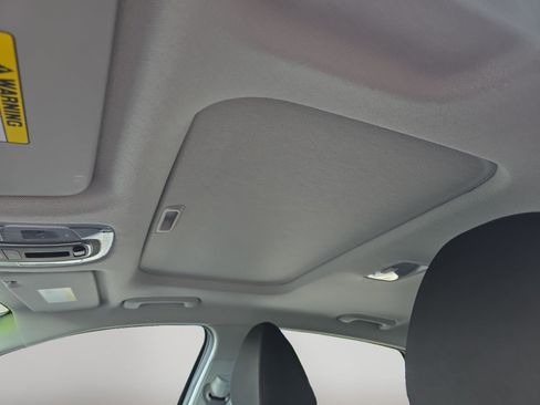 Used 2025 Hyundai Elantra SEL image 15