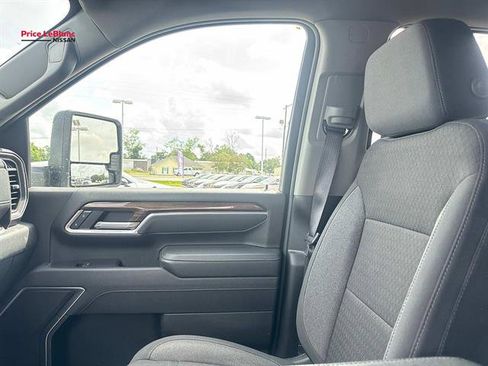 Used 2025 Chevrolet Silverado 2500 LT w/ Convenience Package AWD/4WD image 14