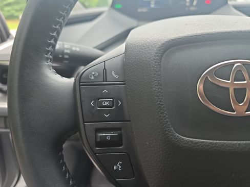 Used 2024 Toyota Prius LE FWD image 16