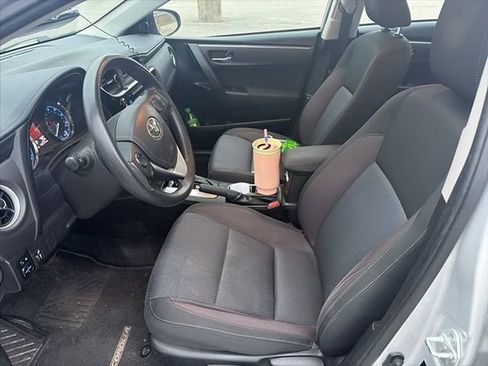 Used 2017 Toyota Corolla LE image 4