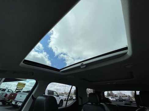 Used 2019 Chevrolet Traverse RS w/ LPO, 'HIT The Road' Package image 28