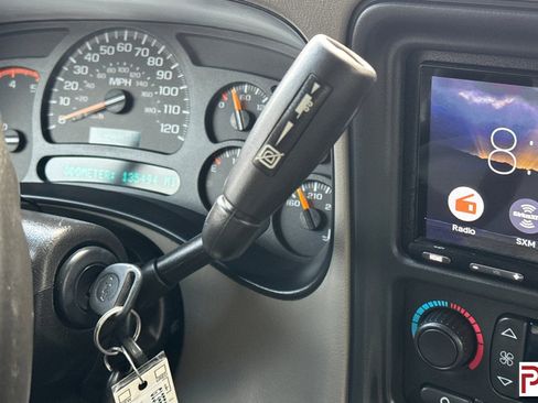 Used 2005 Chevrolet Silverado 2500 LT w/ Heavy-Duty Power Package image 24