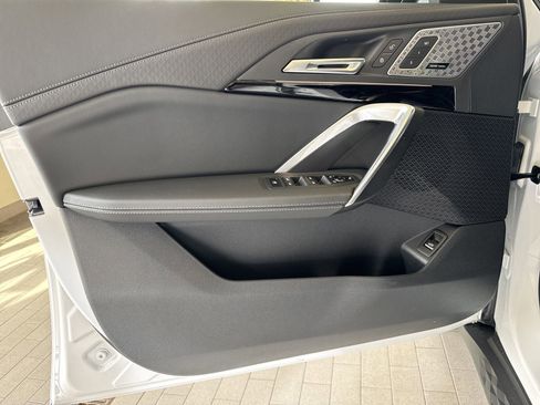 Used 2025 BMW X2 xDrive28i w/ Convenience Package image 15