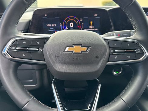 Used 2025 Chevrolet Suburban Premier image 33