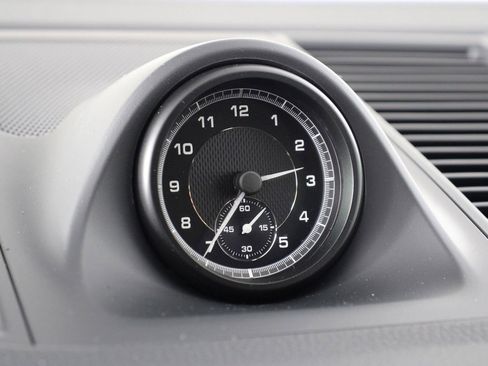 New 2026 Porsche Macan image 16