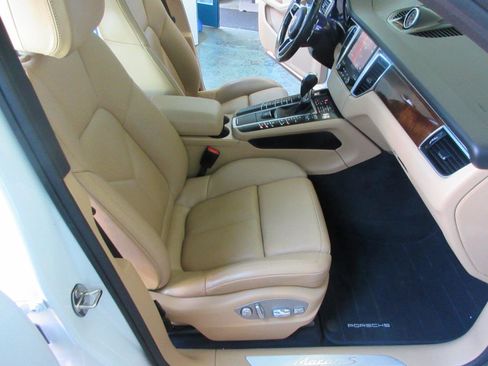 Used 2017 Porsche Macan S AWD/4WD image 23