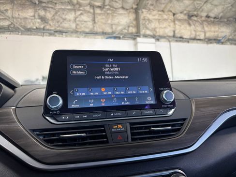 Used 2025 Nissan Altima 2.5 SV FWD image 20