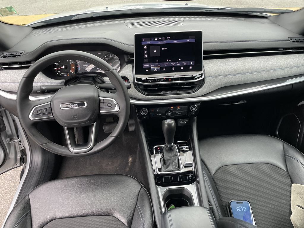 Used 2024 Jeep Compass Latitude AWD/4WD image 15