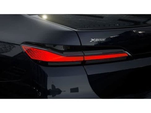 New 2026 BMW 760i xDrive w/ Premium Package AWD/4WD image 8
