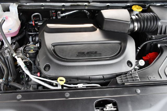 Used 2026 Chrysler Pacifica Limited FWD image 29