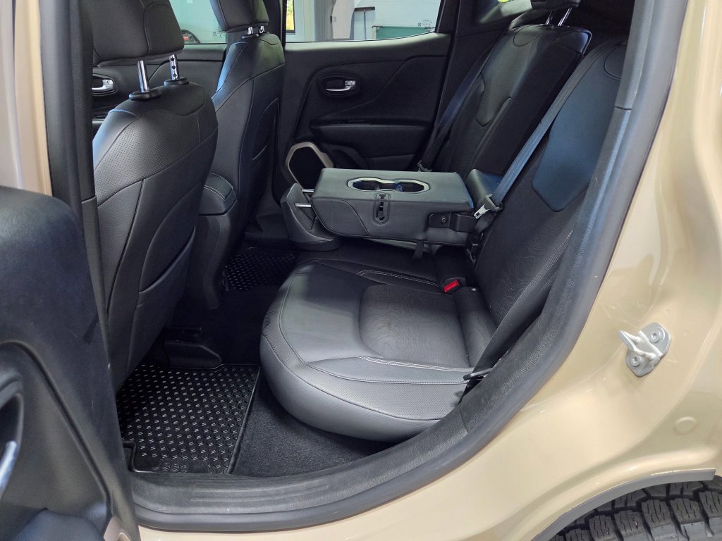 Used 2017 Jeep Renegade Trailhawk AWD/4WD image 22