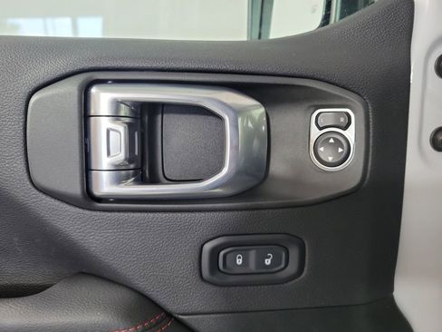 Used 2023 Jeep Gladiator Rubicon AWD/4WD image 16